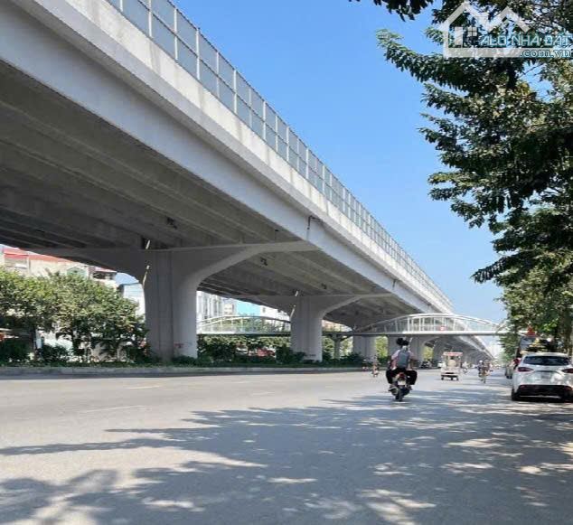 BÁN NHÀ MẶT PHỐ - LÔ GÓC - 3 THOÁNG – VỈA HÈ RỘNG – KINH DOANH – THANG MÁY . 90M2 5T