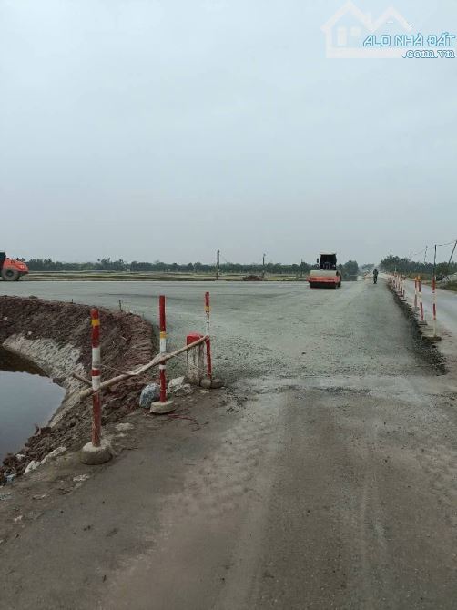 Bán 90,6m đất _ 3 mặt tiền ,tại Tiền Phong ,Nguyễn Huệ Khoái Châu,