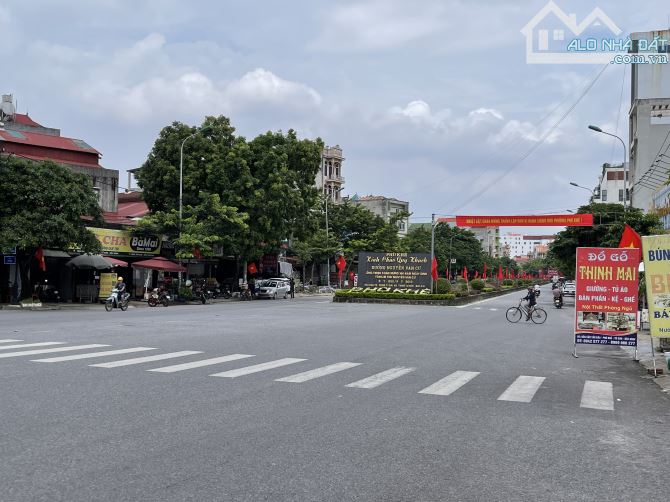 Bán đất Từ Sơn, lô góc, trục chính, ô tô tránh, đường thông tứ tung, kinh doanh, hơn 2 tỷ