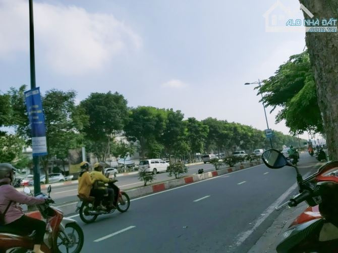 Bán nhà Gò Vấp, hẻm xe hơi Phạm Văn Đồng, 95m² , chỉ 6.8 tỷ TL