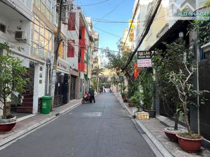 Nhà Bán Hẻm 391 Đường Sư Vạn Hạnh Quận 10.KC:5 Tầng.Giá 20 tỷ