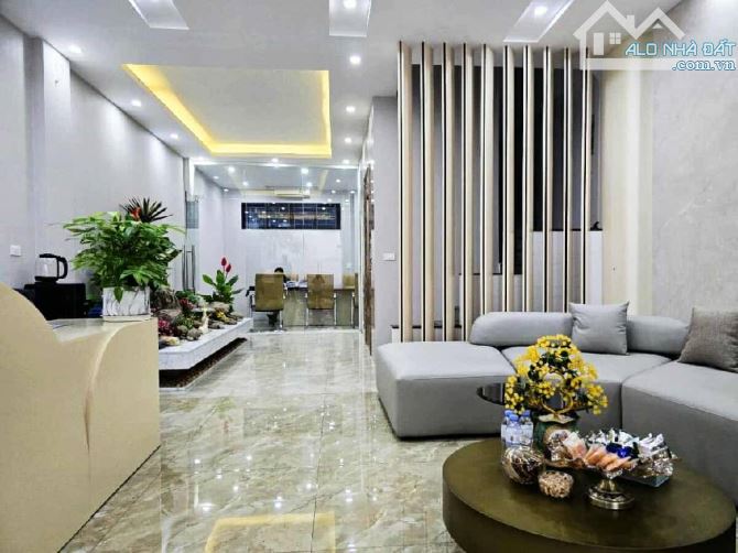 BÁN CĂN LIỀN KỀ ở 90 NGUYỄN TUÂN, 75M, 5 tầng, mt 5,5m, 42 tỷ