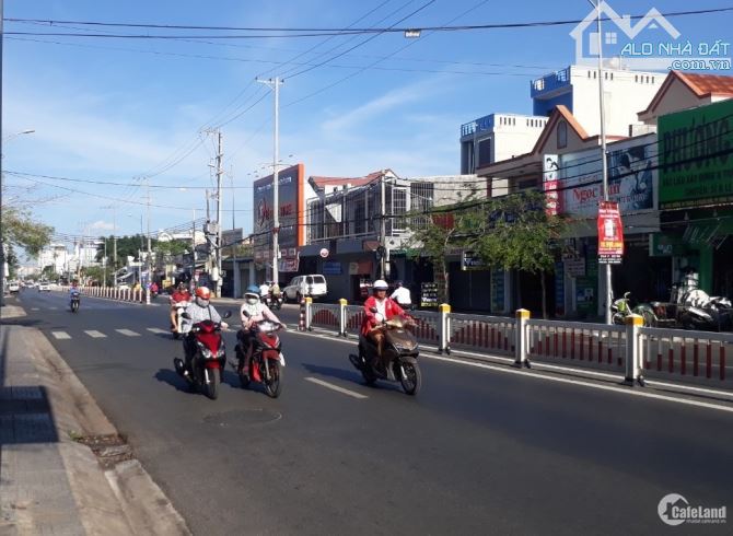 Bán Nhà Mặt tiền đường 30/4, P12, TP Vũng Tàu - 102M2 -Ngang 6.3M - Giá: 13 Tỷ (TL)