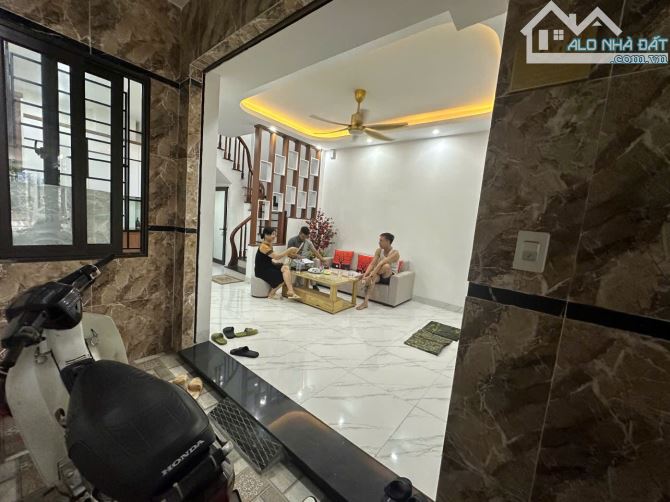 Bá,n Nhà An Trai - Vân Canh - Hoài Đức, 30m2*5Tầng, 10 bước ra ôtô tránh trục chính làng.