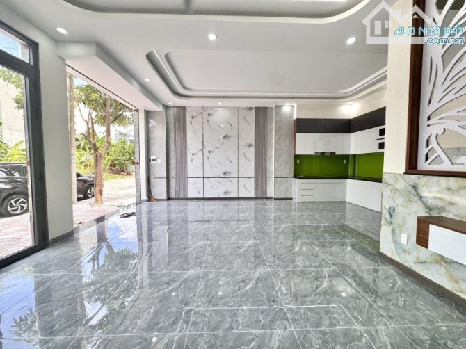 Bán nhà 3 Tầng Tân Đông Hiệp (TPHCM mới),đường nhựa 10m,Sổ Hồng Riêng