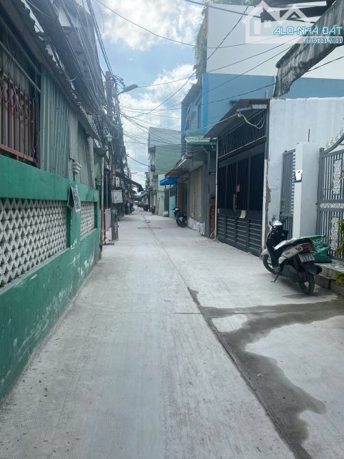 bán đất phường Phú Mỹ (hàng xóm Phú Mỹ Hưng); 4,5x16,5m (nở hậu); xây mới 4 tầng