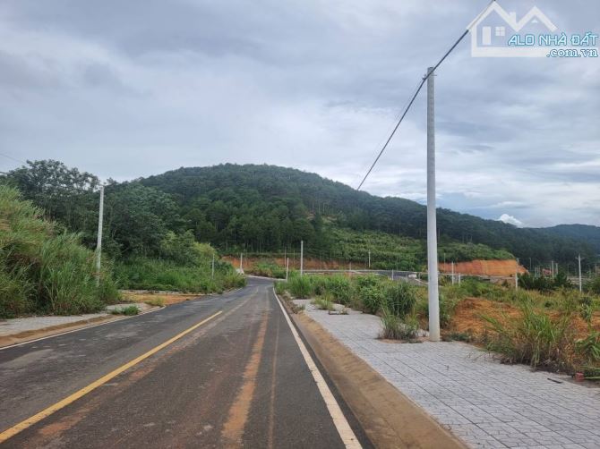 cần bán  lô đất trong khu tái định cư An Sơn, P4, Tp Đà Lạt. Đoạn gần Hồ Tuyền Lâm.