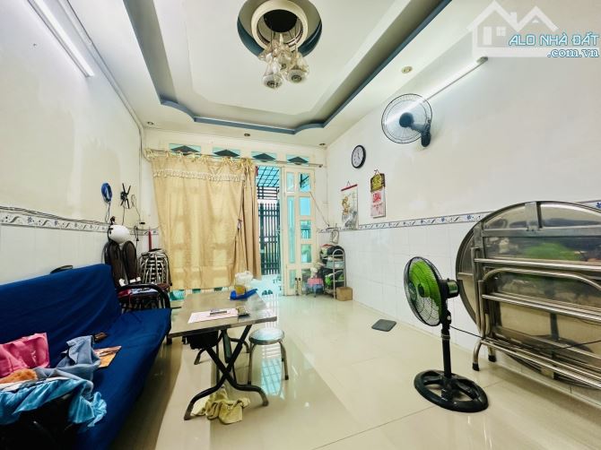 Bán nhà quận 8 dt 72m2 - dài 21m - chỉ 4 tỷ nhỉnh có ngay nhà gần cầu Chà Và quận 5