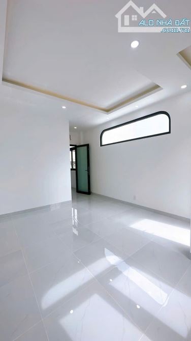 BÁN NHÀ 5 TẦNG KIÊN CỐ MỚI 100% MẶT TIỀN ĐƯỜNG SỐ 11 Q.4 , GIÁ 10,8 TỶ - 10