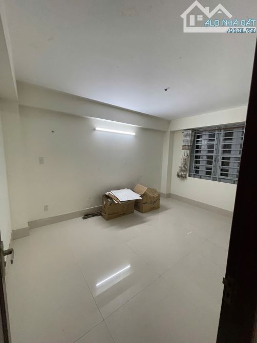 Bán nhà mặt tiền số 2C Nguyễn Ngọc Phương, DT: 5.8*14M. KC: 5 Tầng. Chỉ: 22,8 tỷ - 10