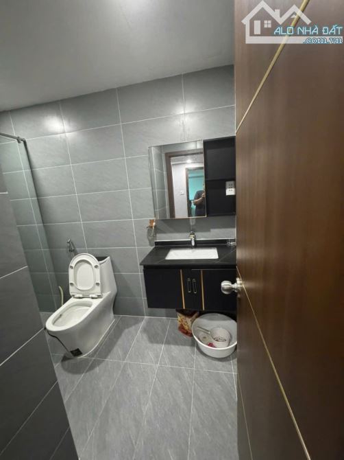 Nhà bán: đường Kinh Dương Vương. Q Bình Tân. DTSD 133m2. Giá 14,8 tỷ - 11