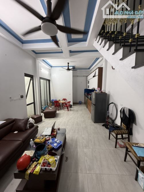 NHÀ DÂN XÂY  3T VÂN NỘI ĐÔNG ANH Ô TÔ ĐỖ CỬA DT52M2 GIÁ 4.8 TỶ - 1