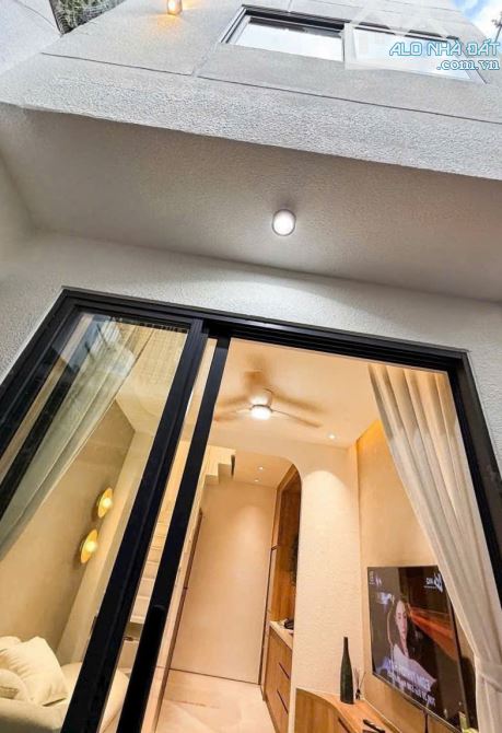 1 TRỆT 3 Lầu, Sân THƯỢNG, Đ.LÊ VĂN THỊNH -Q2 6,9 Tỷ Còn T. lượng - 1