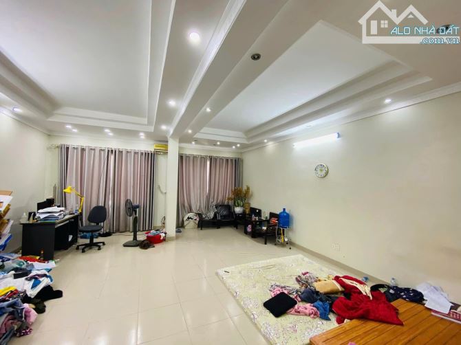 Bán nhà mặt phố Đồng Nhân, SĐCC 80m2, mặt tiền hơn 5m - 1