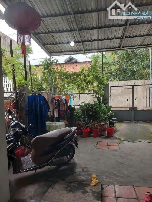 Bán Nhà Cấp 4 biên nhận riêng, DT 100M2,  đường xe hơi phường Tân hiệp. - 1