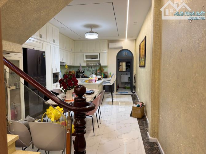 Bán Nhà 1 Trệt 2 Lầu Đường 8 Tăng Nhơn Phú B Gần Trường Hoa Lư - 1