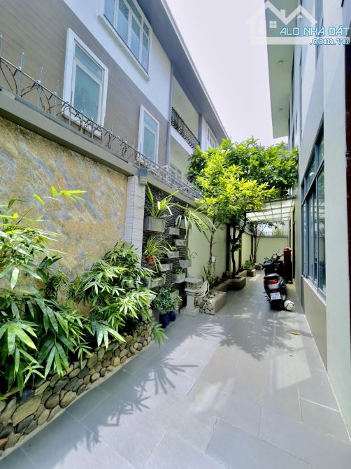 BIỆT THỰ COMPOUND NGAY GLOBAL CITY - CAO TỐC - ĐỖ XUÂN HỢP - 180M2 - 4 TẦNG ĐÚC MỚI - 1