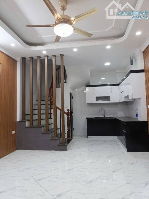 BÁN NHÀ ĐẸP PHỐ PHÚC ĐỒNG LONG BIÊN 5 TỶ 35m 5 TẦNG FULL NT Ô TÔ KINH DOANH GẦN AEON - 1