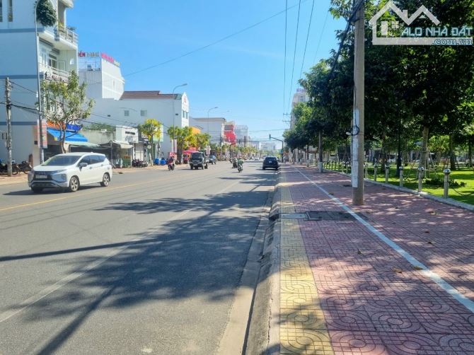 Bán cặp Võ Văn Kiệt, 200m2, Đối diện Công viên VVK, Tp Phan Thiết - 1
