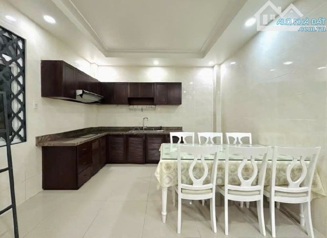 Ngã tư Bảy Hiền - 50m2 - 2 Tầng đúc - Hẻm 3m rộng thoáng - 1