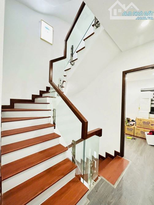 Cho thuê nhà nguyên căn 5 tầng ngõ  Đốc Ngữ, Ba Đình - 1