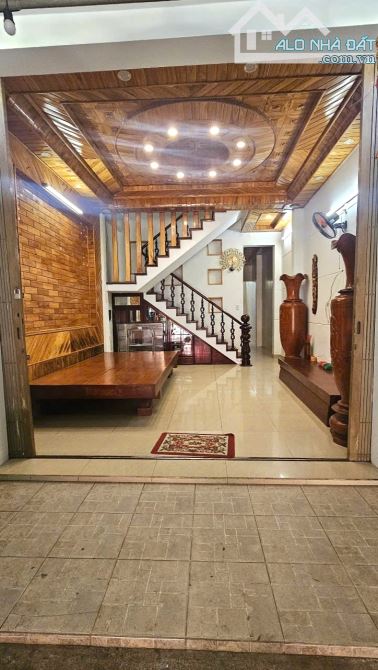 💥 Chỉ 6,74 tỹ sở hửu nhà 3 tầng mới đẹp mặt tiền Đoàn Hửu Trưng. 108m2. - 1