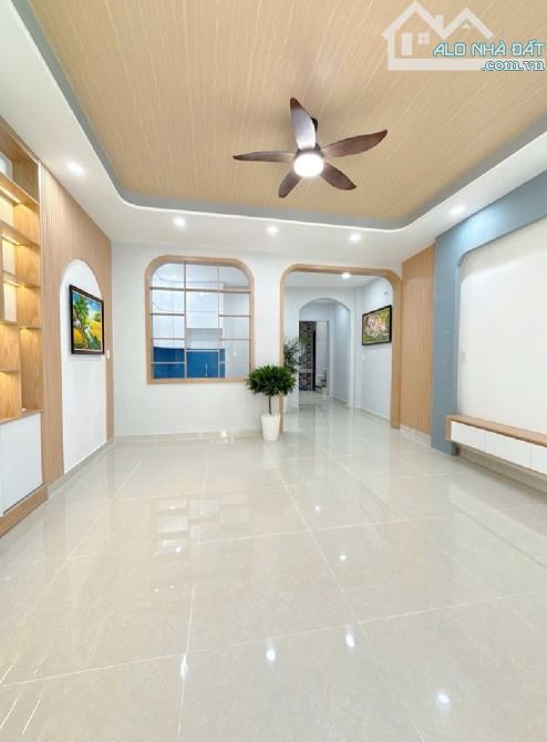 Nhà đẹp - ngay chợ Tân Bình - 1 căn ra mặt tiền - 52m2 ngang 4,7m - tặng full nội thất - 1