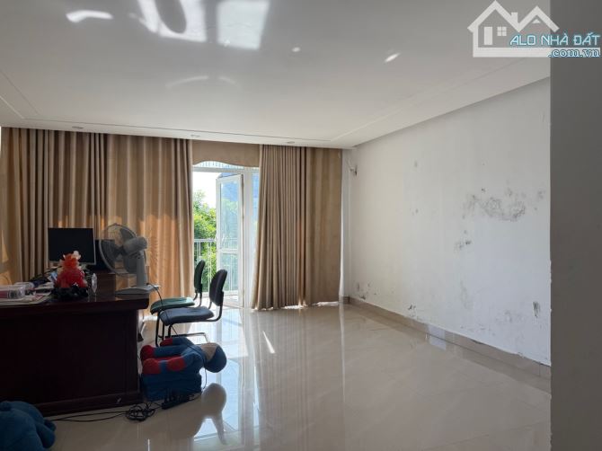 SẬP HẦM BÁN ĐẤT TẶNG NHÀ 5 TẦNG MẶT TIỀN ĐẸP NHẤT ĐOÀN KHUÊ DT 110M2 NGANG 5M CHỈ 10.5 TỶ - 1