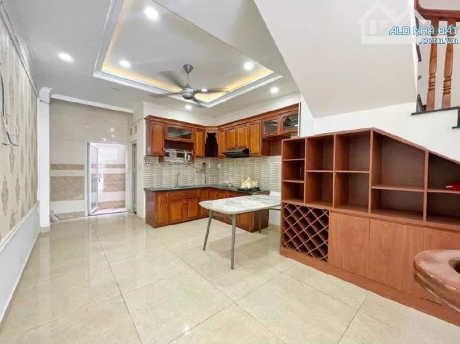 BÁN NHÀ 4 TẦNG ĐƯỜNG 22 LINH ĐÔNG HẺM XE HƠI 5M GẦN PHẠM VĂN ĐỒNG 6,7 TỶ - 1