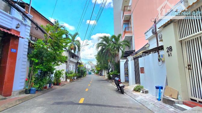 Bán Nhà Mặt Tiền đường 106 TNPA, Quận 9 - Hiện có 2 căn liền kề ngang 8m - 1
