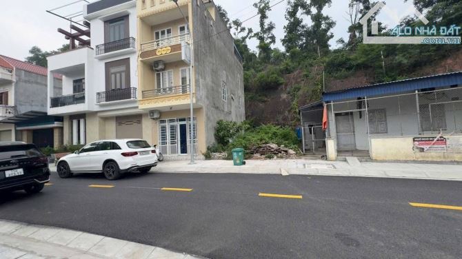 Chào bán lô 70m Mặt đường TDP Hàm Long Núi Đèo Diện tích 70 m Ngang rộng 5,8m  Hướng nam - 1