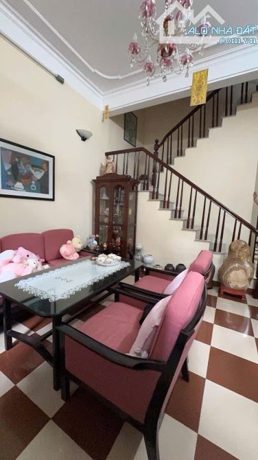 NGUYỄN VĂN HUYÊN - CẦU GIẤY - DT 65M2 x 4T - MT 4,7M-21 TỶ-PHÂN LÔ-2 THOÁNG-GẦN PHỐ - 1
