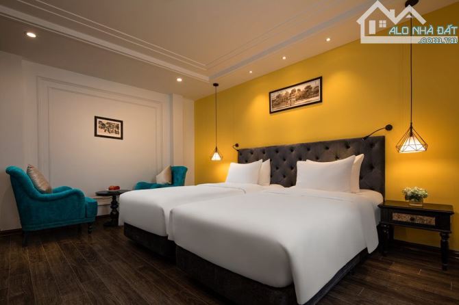 ( Chủ vay Bank Giảm 50 Tỷ ) Bán Khách Sạn Mặt Phố Mã Mây - 360m2 x 9T - MT 12m - 315 Tỷ