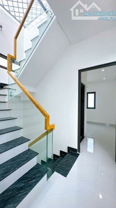 BÁN NHÀ 5 TẦNG KIÊN CỐ MỚI 100% MẶT TIỀN ĐƯỜNG SỐ 11 Q.4 , GIÁ 10,8 TỶ - 13