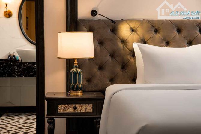 ( Chủ vay Bank Giảm 50 Tỷ ) Bán Khách Sạn Mặt Phố Mã Mây - 360m2 x 9T - MT 12m - 315 Tỷ