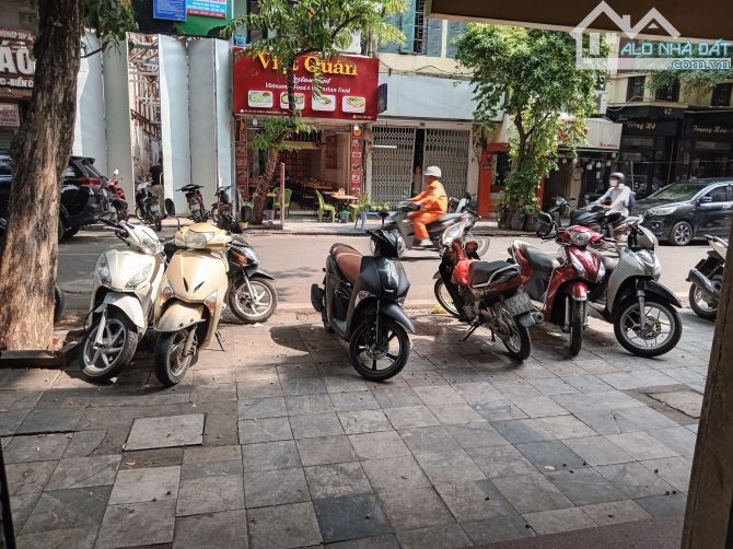 Bán nhà Mặt Phố Cầu Gỗ DT 314m2, MT 11.5m, Giá 182 Tỷ - 2