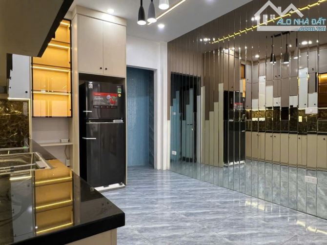 BÁN NHÀ THẠCH BÀN LONG BIÊN 40M2 5 TẦNG Ô TÔ ĐỖ CỬA GIÁ 7,2 TỶ - 2