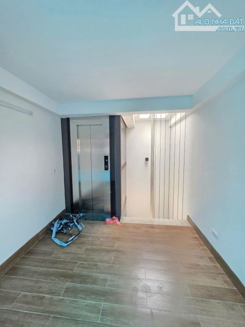 Bán nhà siêu đẹp Láng Trung Lô Góc 10m ra ô tô ngõ thông 5T 42m2 thang máy mới tinh ở luôn - 2