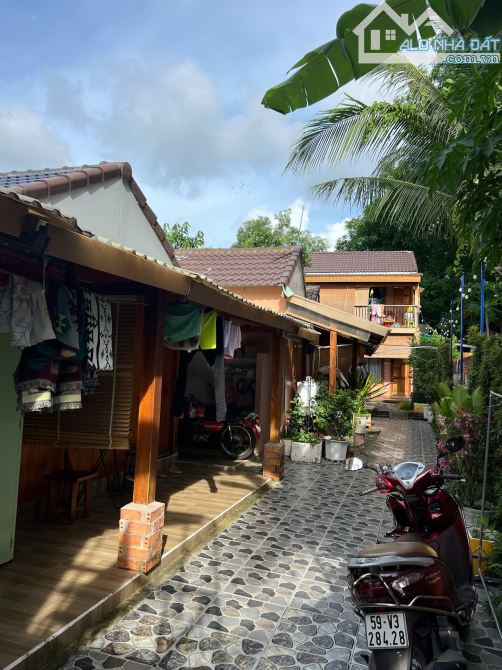 Bán Bungalow gỗ 12 phòng đường Trần Hưng Đạo - 2