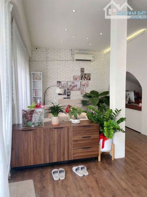 CHO THUÊ NHÀ GÓC 2 MẶT TIỀN - HOÀNG DƯ KHƯƠNG, QUẬN 10 - 2
