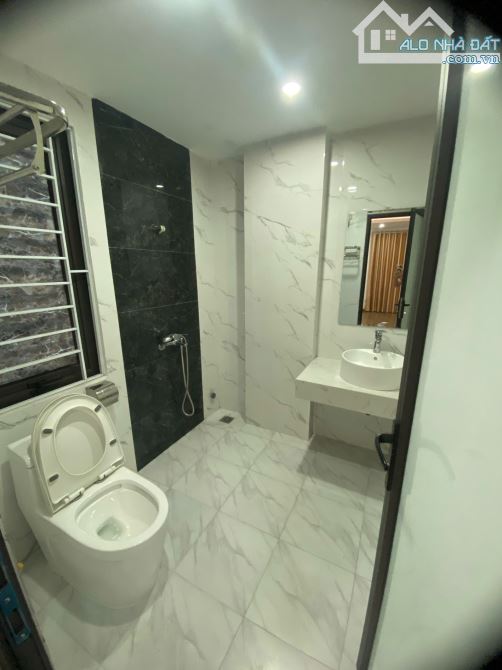 Cho thuê nhà riêng ngõ 2x Vũ Ngọc Phan - Đống Đa - 2
