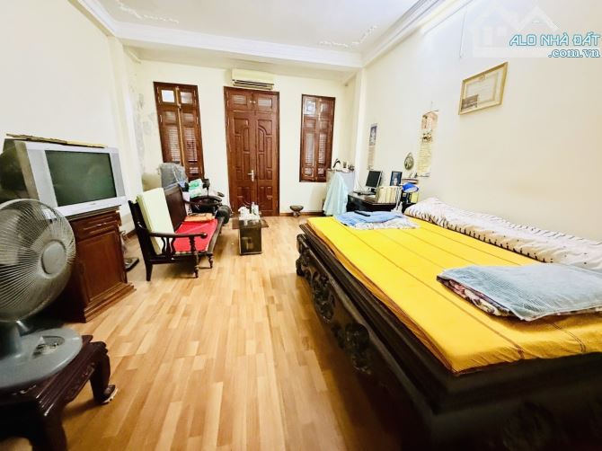 Bán nhà Nguyễn Chí Thanh, 50m2 x 5T, MT 4,3m. Vỉa hè oto tránh. KD đẳng cấp. 24,8 tỷ (TL). - 2