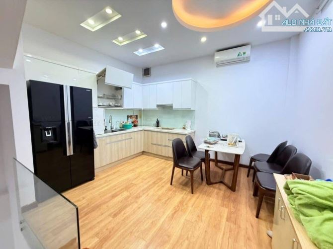 BÁN NHÀ PHẠM TUẤN TÀI - PHÂN LÔ - Ô TÔ TRÁNH 50m2  5 tầng (MT) 4.5m giá 19 tỷ - 2
