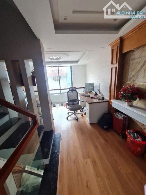 🔥BÁN NHÀ 5TẦNG GẦN CV LÀNG HOA🔥HẺM 3GÁC THÔNG NHỈNH 4TỶ🔥 - 2