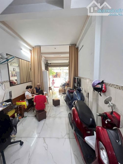 MẶT TIỀN KINH DOANH NGUYỄN VĂN KHỐI - 3 TẦNG - GIÁ 9.2 TỶ - 2