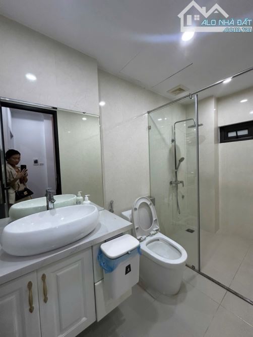Cần bán nhà Vĩnh Tuy : MẶT TIỀN QUYỀN LỰC – NGÕ NÔNG – NHÀ MỚI ĐẸP – GẦN Ô TÔ - Ở NGAY - 2