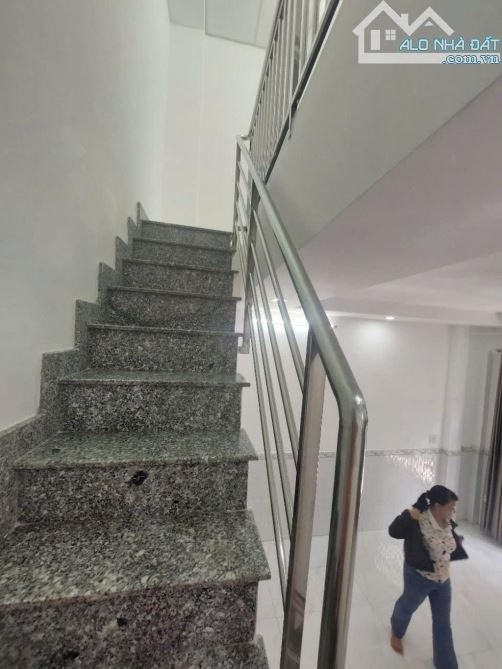 💥NGAY CHỢ TÂN TRỤ - ĐƯỜNG NHỰA THÔNG - Ô TÔ NGỦ TRONG NHÀ - 2 TẦNG - DT 4.5M x 17M - SỔ V - 2