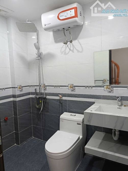 BÁN NHÀ ĐẸP PHỐ PHÚC ĐỒNG LONG BIÊN 5 TỶ 35m 5 TẦNG FULL NT Ô TÔ KINH DOANH GẦN AEON - 2
