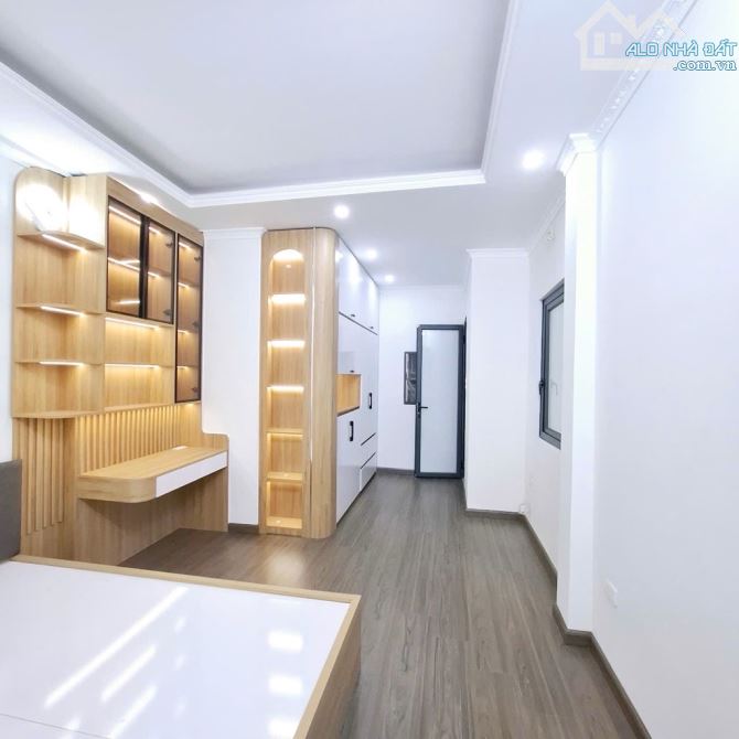 Bán Gấp Nhà Phố Vọng 28m2,5 Tầng,5.95tỷ,Ngõ Ô Tô,Full Nội Thất Chỉ Việc Vào Ở - 2