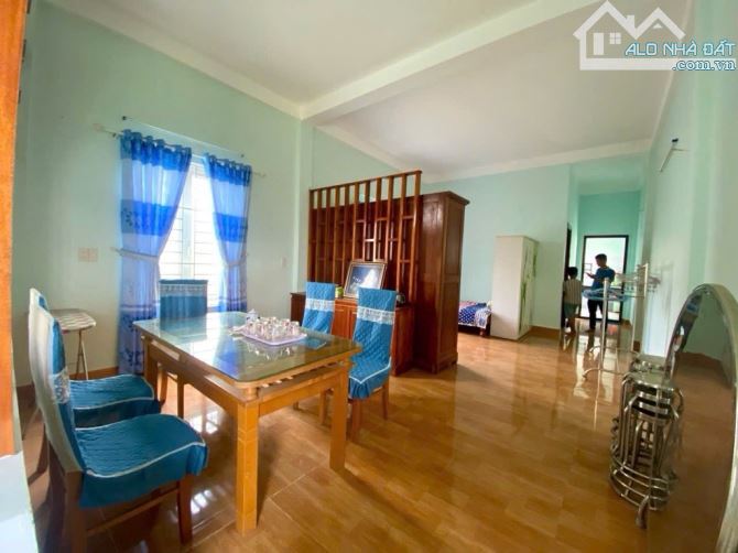Chính chủ gửi bán nhà 2,5 tầng ngay trung tâm thành phố.Gần khách sạn huế riverside.chỉ 3 - 2